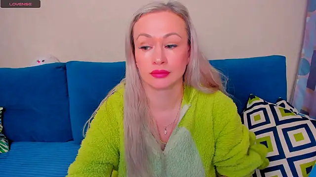 EllenMoore online show from October 2025 03:07:02 AM