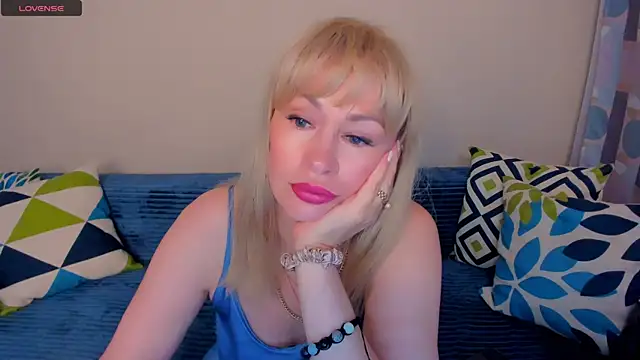 EllenMoore online show from July 2026 03:03:01 AM