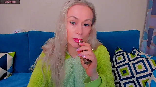 EllenMoore online show from October 2025 03:07:02 AM
