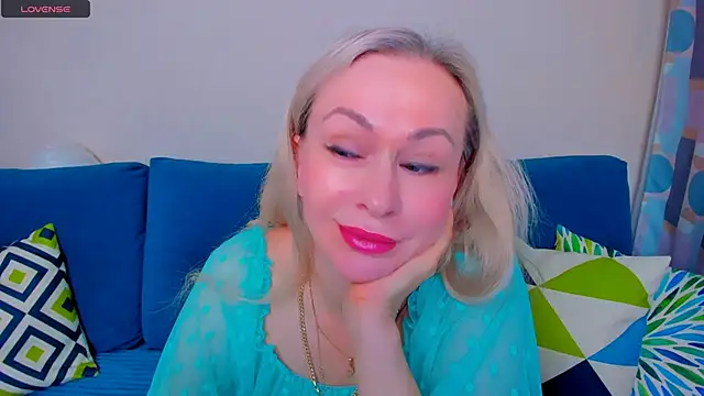 EllenMoore online show from September 2025 03:11:01 AM