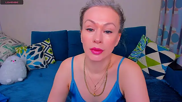 EllenMoore online show from November 2025 03:10:01 AM