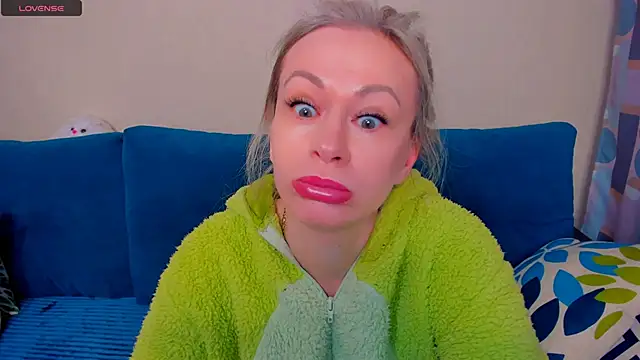 EllenMoore online show from October 2025 03:07:02 AM