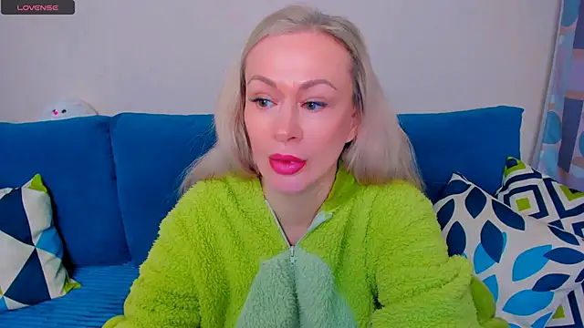 EllenMoore online show from October 2025 03:07:01 AM