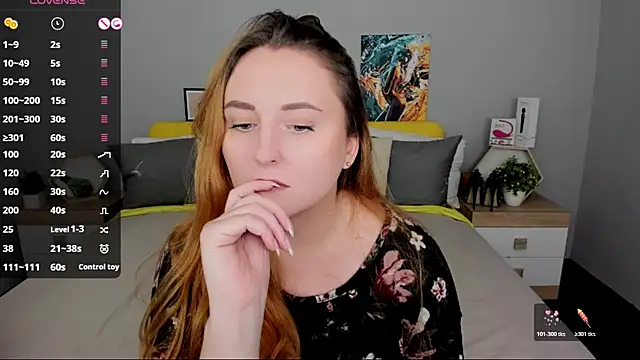 BabeLessi online show from November 2025 06:08:02 PM