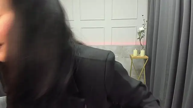 Snapshot of ErikaSoft chatting on November 2025 05:33:01 AM ErikaSoft online show from November 2025 05:33:01 AM