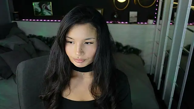 ErikaSoft online show from December 2025 05:53:01 AM