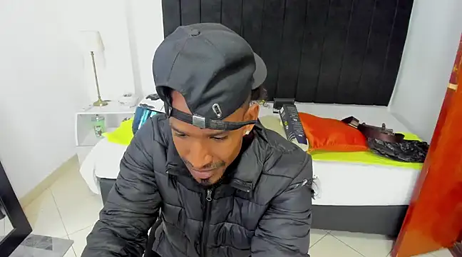 anhtony wayans online show from February 2025 12:54:01 AM
