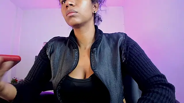 Ellie Alves online show from October 2025 02:07:01 PM