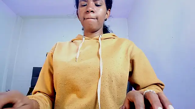 Ellie Alves online show from October 2025 01:45:01 PM