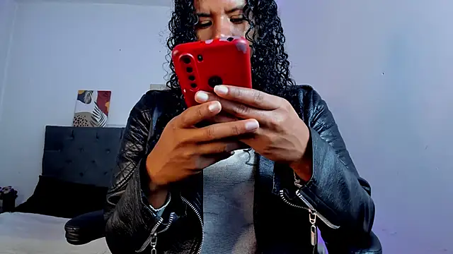 Ellie Alves online show from October 2025 02:18:01 PM