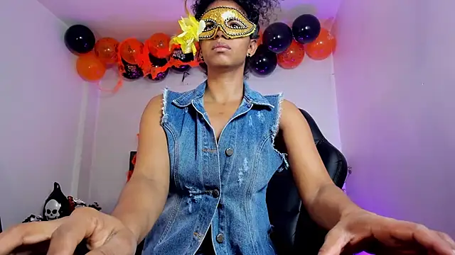 Ellie Alves online show from October 2025 01:19:02 PM