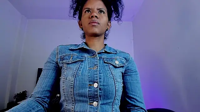 Ellie Alves online show from November 2025 12:42:02 PM