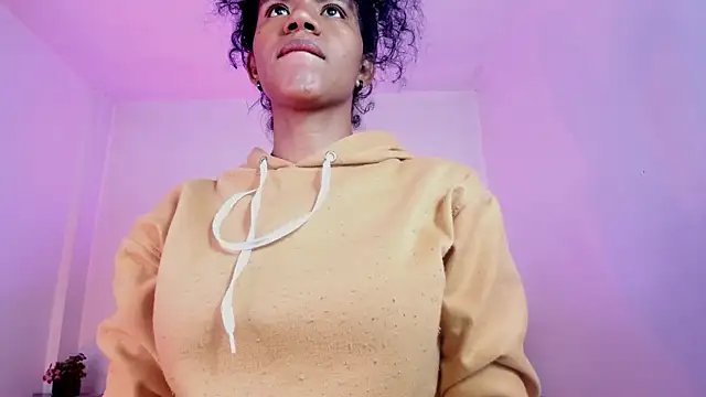 Ellie Alves online show from November 2025 01:03:01 PM