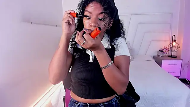 Ellie Alves online show from February 2025 12:45:02 PM