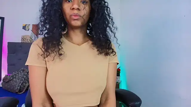 Ellie Alves online show from September 2025 12:47:02 PM