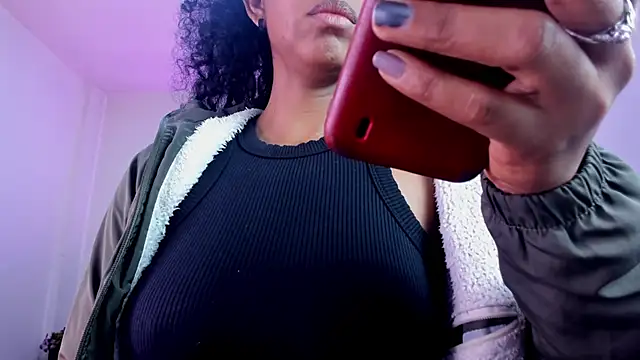 Ellie Alves online show from November 2025 01:34:02 PM