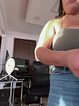 milly cruz online show from April 2026 10:22:01 PM