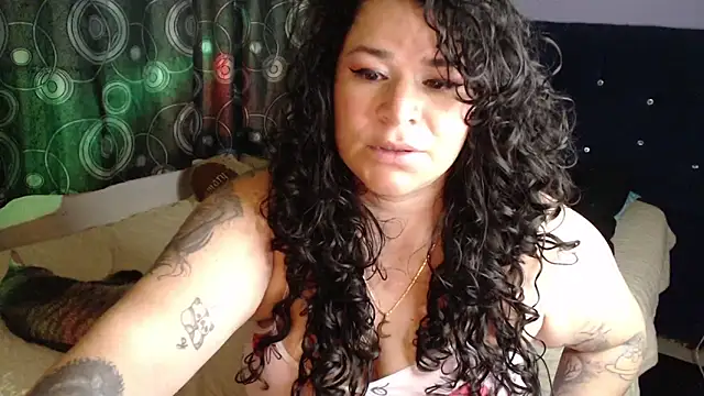 Snapshot of ANGELIQUE_KLANE chatting on May 2026 04:22:02 PM ANGELIQUE KLANE online show from May 2026 04:22:02 PM