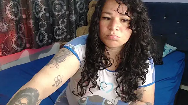 Snapshot of ANGELIQUE_KLANE chatting on May 2026 04:04:01 PM ANGELIQUE KLANE online show from May 2026 04:04:01 PM