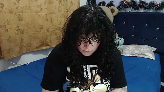 Snapshot of ANGELIQUE_KLANE chatting on January 2026 01:43:02 AM ANGELIQUE KLANE online show from January 2026 01:43:02 AM