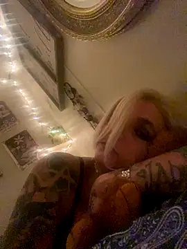 Snapshot of Heavenleigh33 chatting on December 2025 08:47:02 AM Heavenleigh33 online show from December 2025 08:47:02 AM