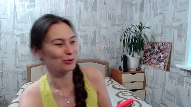 GinaQSoul online show from November 2025 08:58:02 AM