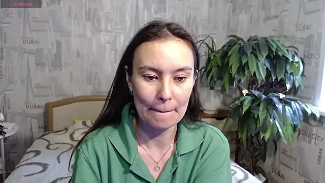 Snapshot of GinaQSoul chatting on June 2026 04:40:01 AM GinaQSoul online show from June 2026 04:40:01 AM