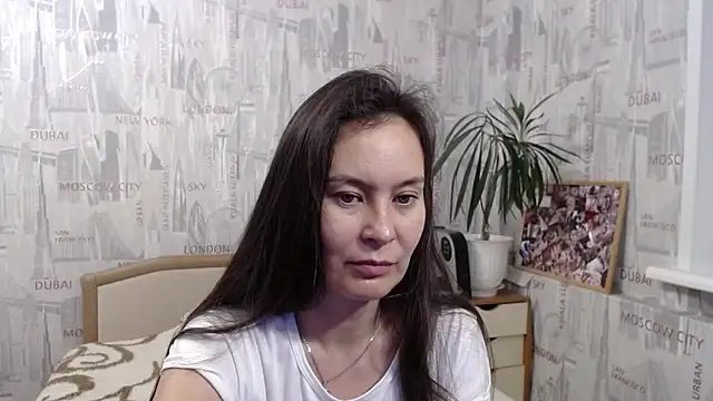 Snapshot of GinaQSoul chatting on September 2025 04:28:02 PM GinaQSoul online show from September 2025 04:28:02 PM