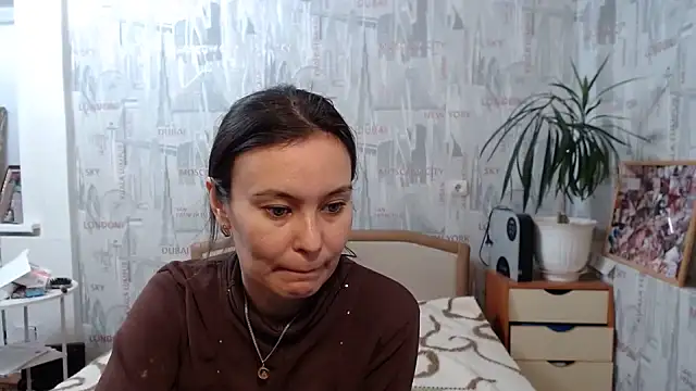 Snapshot of GinaQSoul chatting on October 2025 11:44:01 AM GinaQSoul online show from October 2025 11:44:01 AM