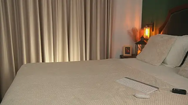 AlyonaX online show from December 2025 08:19:01 PM