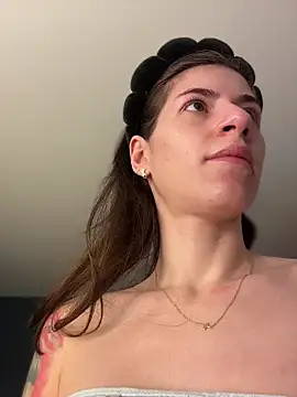 AlyonaX online show from March 2026 06:09:02 PM