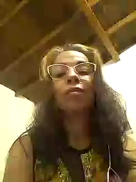 Snapshot of mari657 chatting on March 2025 02:03:01 AM mari657 online show from March 2025 02:03:01 AM