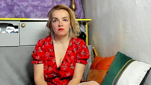 KateConner online show from April 2026 07:48:02 PM