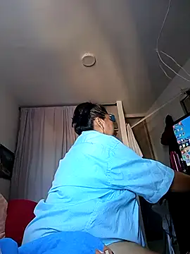 Brenda Berck  online show from December 2025 12:07:02 PM