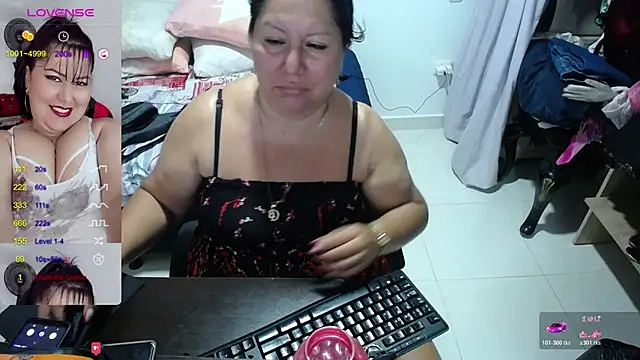 Brenda Berck  online show from November 2025 03:44:01 AM