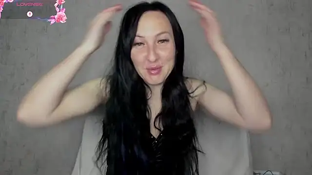 MissGulia online show from May 2026 04:16:01 AM