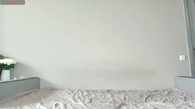 JuiliOnesunray online show from April 2026 06:15:02 AM