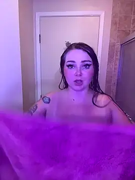 Snapshot of Kira_tattoo chatting on October 2025 03:41:01 AM Kira tattoo online show from October 2025 03:41:01 AM