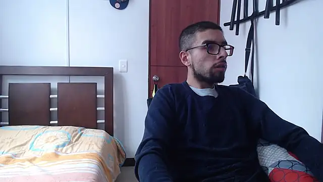 Snapshot of fvckolombianguyy chatting on March 2025 09:56:01 PM fvckolombianguyy online show from March 2025 09:56:01 PM