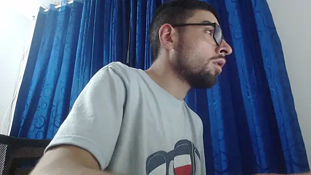 Snapshot of fvckolombianguyy chatting on February 2025 04:37:02 AM fvckolombianguyy online show from February 2025 04:37:02 AM