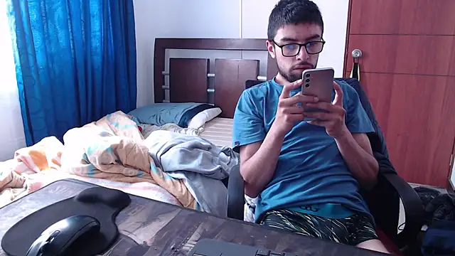 Snapshot of fvckolombianguyy chatting on March 2025 03:05:02 PM fvckolombianguyy online show from March 2025 03:05:02 PM