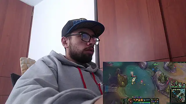 Snapshot of fvckolombianguyy chatting on February 2025 06:17:02 PM fvckolombianguyy online show from February 2025 06:17:02 PM