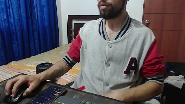 Snapshot of fvckolombianguyy chatting on March 2025 06:50:01 PM fvckolombianguyy online show from March 2025 06:50:01 PM