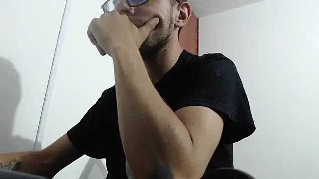 Snapshot of fvckolombianguyy chatting on February 2025 02:49:01 AM fvckolombianguyy online show from February 2025 02:49:01 AM