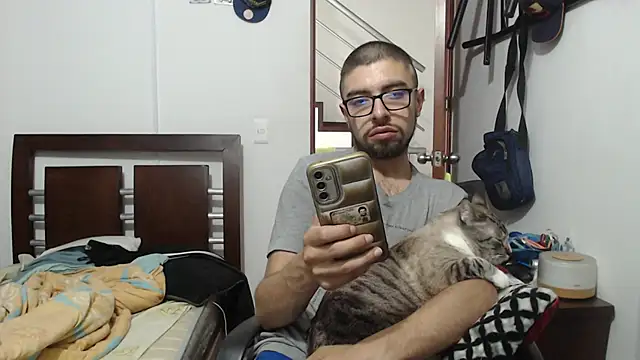 Snapshot of fvckolombianguyy chatting on March 2025 01:09:01 AM fvckolombianguyy online show from March 2025 01:09:01 AM