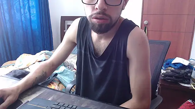 Snapshot of fvckolombianguyy chatting on February 2025 03:54:02 PM fvckolombianguyy online show from February 2025 03:54:02 PM