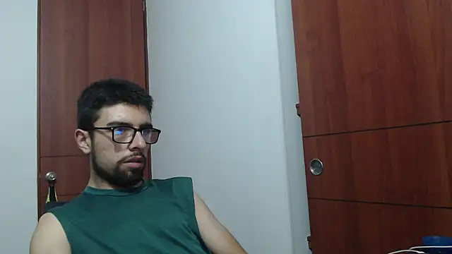 Snapshot of fvckolombianguyy chatting on February 2025 08:14:01 AM fvckolombianguyy online show from February 2025 08:14:01 AM