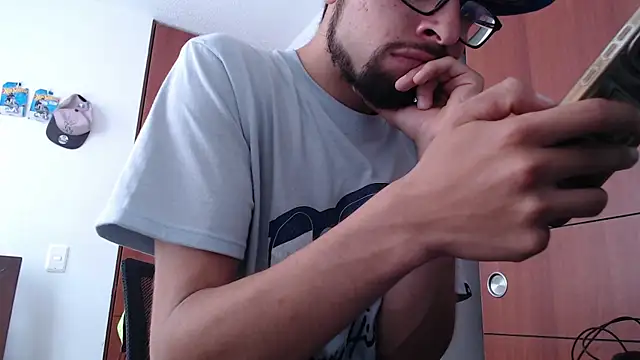 Snapshot of fvckolombianguyy chatting on February 2025 08:25:02 PM fvckolombianguyy online show from February 2025 08:25:02 PM