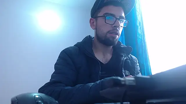 Snapshot of fvckolombianguyy chatting on February 2025 04:03:02 PM fvckolombianguyy online show from February 2025 04:03:02 PM