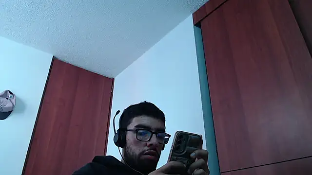 Snapshot of fvckolombianguyy chatting on February 2025 02:44:02 PM fvckolombianguyy online show from February 2025 02:44:02 PM